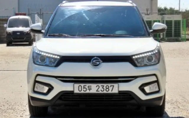 티볼리아머 중고차 티볼리 아머 2WD 디젤 VX 매물 사진 15 - 2017/11 122,052km